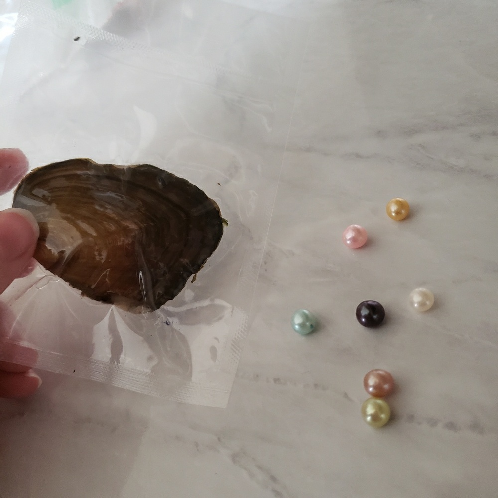 Real Loose Pearls & Oyster